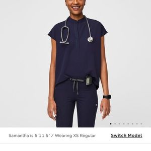 FIGS scrubs set navy size small